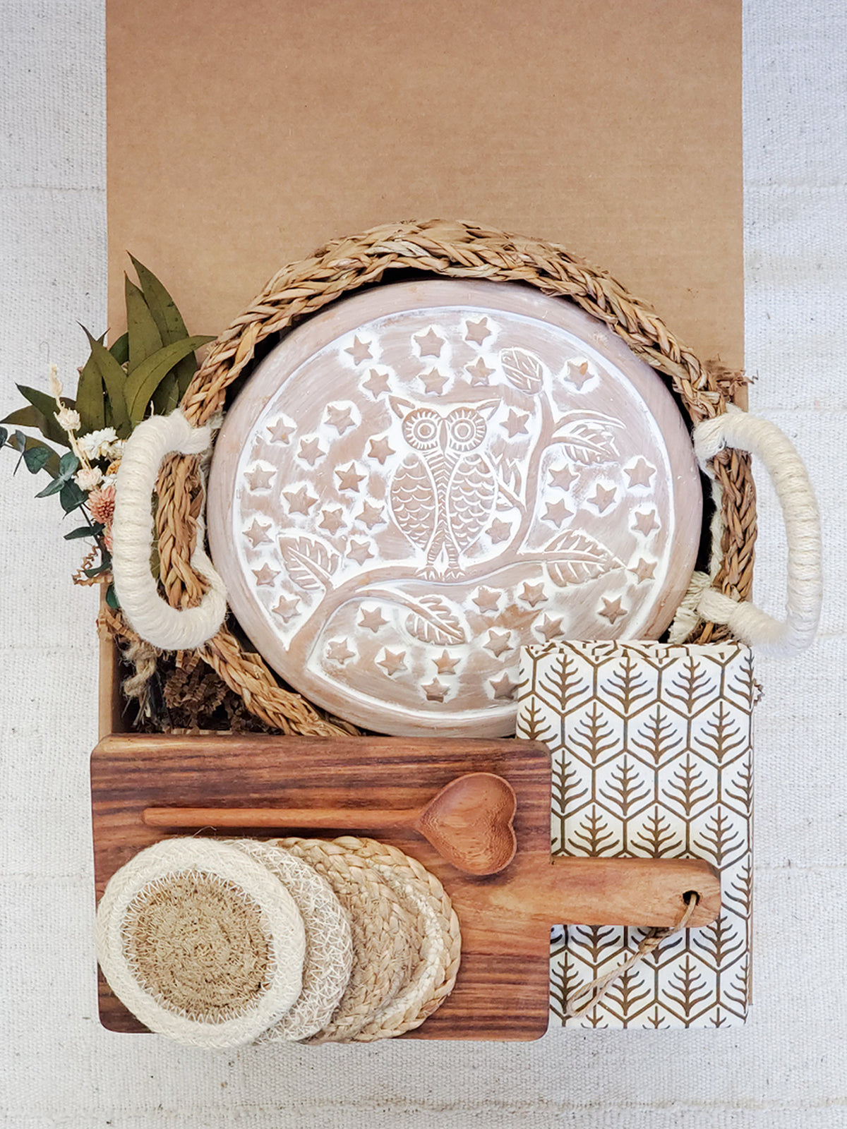 Bread Warmer Gift Box with Wooden Board and Spoon – Round