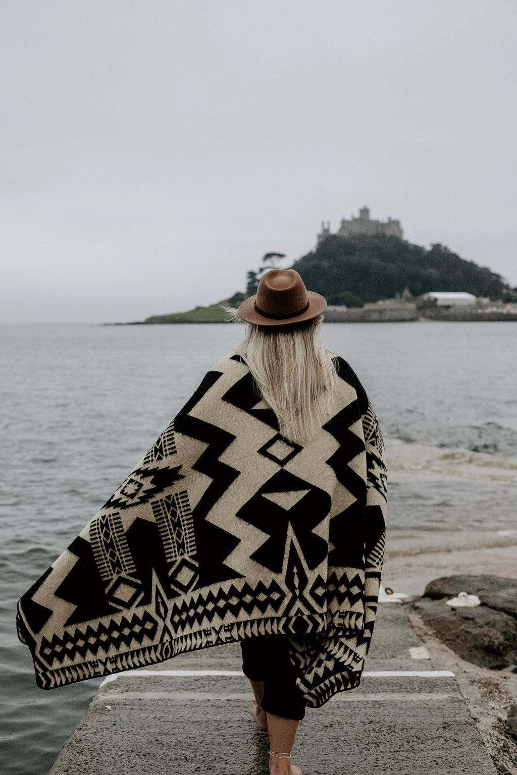 Awa Blanket Natural Black