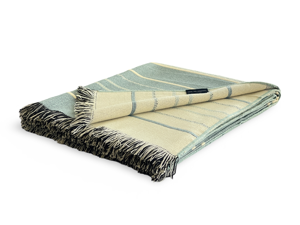 Equinoccio Throw Blanket