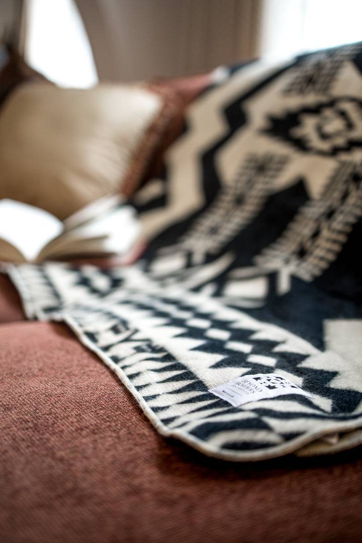 Awa Blanket Natural Black