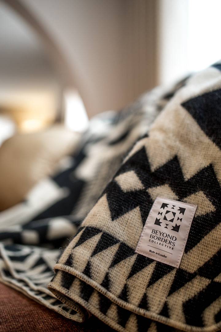 Awa Blanket Natural Black